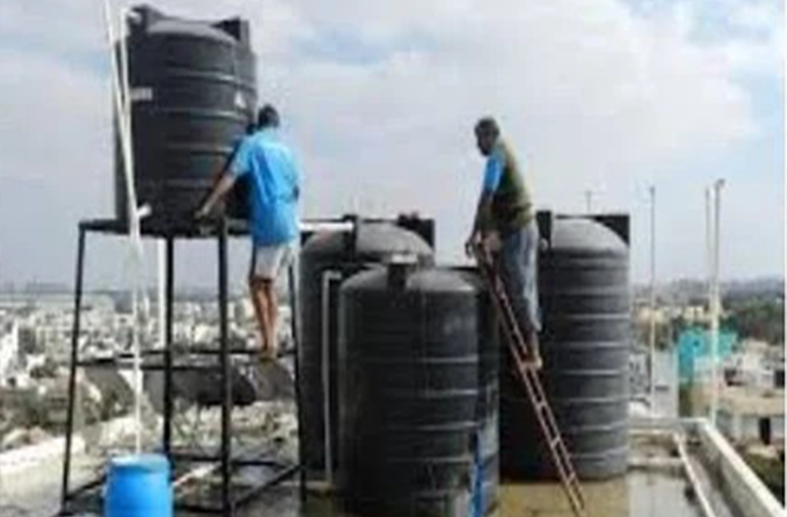 residential water tank cleaning@3x